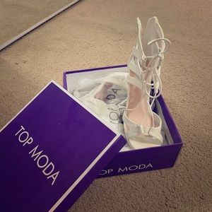 NEVER WORN- Strappy, cream, lace up heel